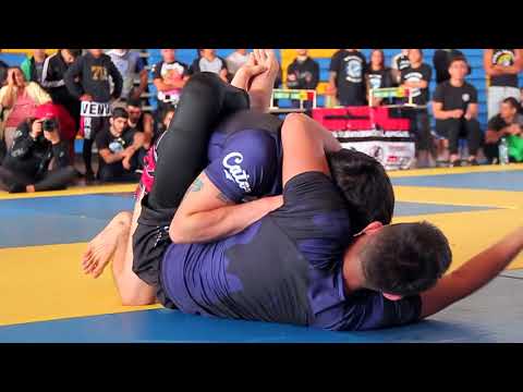 Super fight. Brandon Moreno vs Brayan Peynado