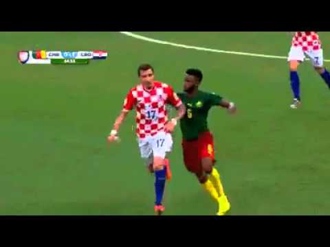 Mandžukić vs Song - CDM 2014 Croatie-Cameroun