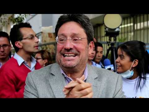 Edson Velandia y Adriana Lizcano, Su Madre Patria