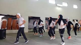 Download lagu GOYANG GULTIK #JIRAYUT# Koreo by Amor RD #coachAmor#duoaman#ESTIGAJEKULO mp3 Download lagu GOYANG GULTIK #JIRAYUT# Koreo by Amor RD #coachAmor#duoaman#ESTIGAJEKULO mp3