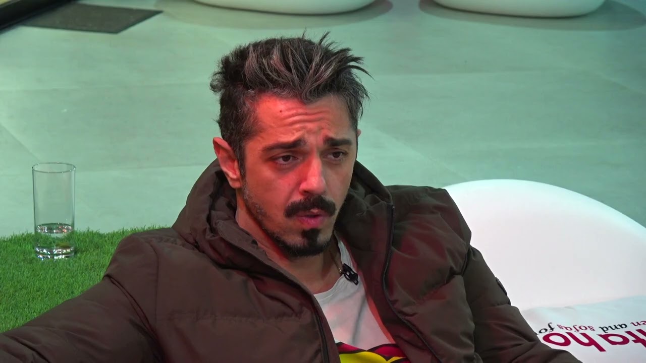 Ka qenë e dhimbshme/Amos bisedon me vajzat