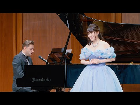 Yoko Maria Beauty and the Beast〜How Does A Moment Last Forever Disney ディズニー ヨーコ・マリア 女性オペラソプラノ歌手