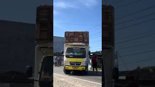 Download lagu STORY WA TRUK OLENG 30 DETIK‼️#trukmania #trukmbois #trukoleng #drivermuda #shorts mp3