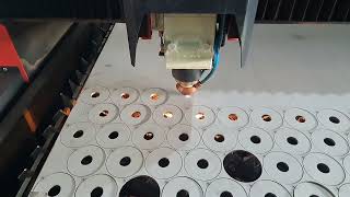 Cắt inox 5 mm siêu nhanh với máy laser công suất lớn 12000w . #raytools #cypcut #12000w