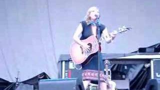 When the Day is Short - Martha Wainwright Live Osheaga 2007