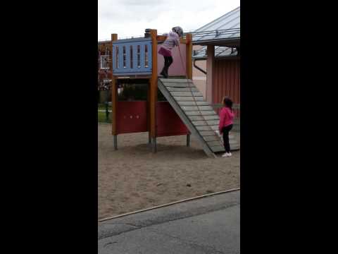 Sihaam oo ciyaaraysa