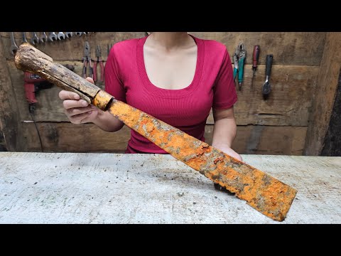 Girl Restores a Rusty Machete – From Rust to Shine!