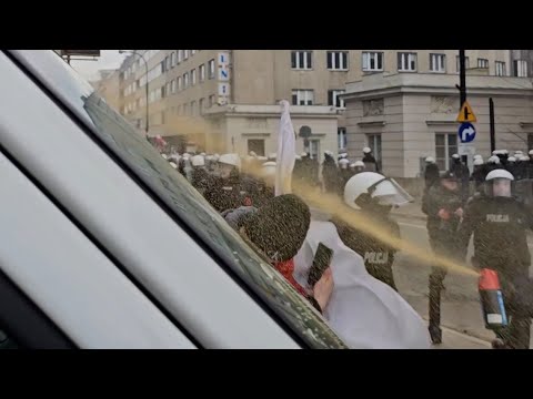Na Wiejskiej – policja użyła gazu