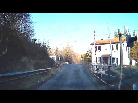 Passaggio a livello Visone Foresti # railroad crossing # spoorwegovergang # bahnübergang #  踏み切り