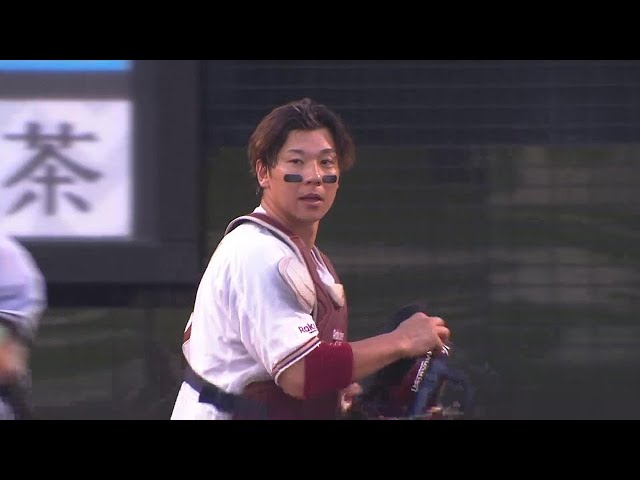 【2回表】安定した送球!! イーグルス・炭谷銀仁朗が盗塁を阻止して三振ゲッツーに!! 2022年7月7日 東北楽天ゴールデンイーグルス 対 福岡ソフトバンクホークス