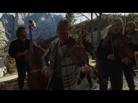 Wild Strings Trio & Godalkanje Fiddle Gang