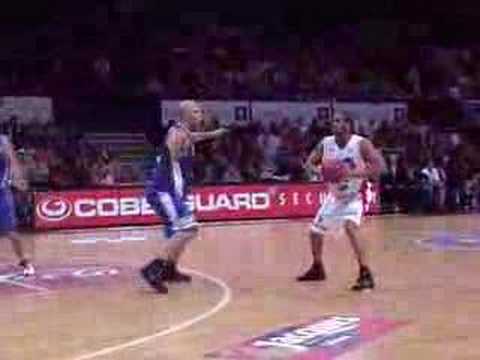 34 24-11-07 BCO-Bree - Heerlijke lob-pass van Sam naar en sc