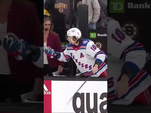 Remember when Artemi Panarin threw his glove at Brad Marchand? 😂