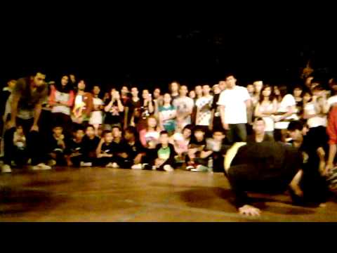 TiTun,Cheno (Earth E.T./99Flava) VS Gonza,Roy(Floor Pirate,99Flava) Final PPM4IT 2010