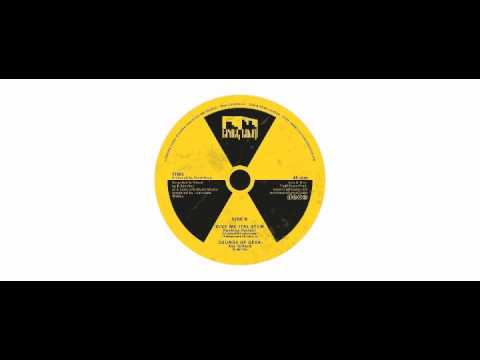 Roberto Sanchez / Ranking Forest - Steppin' My Ganja Riddim - 10" - TruthTown Prod