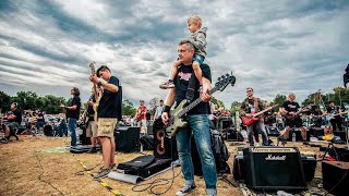 500 zenész Kecskeméten - euronews - @CITYROCKS - rock music flashmob