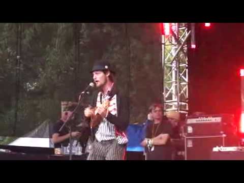 Formidable Vegetable Live at Glastonbury: Aussie Permaculture Funk-Swing