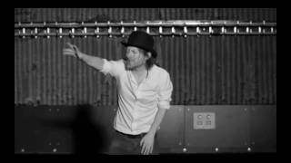 Thom Yorke Dances to Misson To Felspar