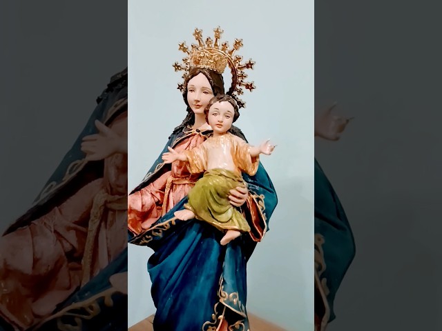 Vídeo relacionado con Inmaculada Romero IR Virgen María Auxiliadora de Triana Figura 20 cm. Escultura Resina