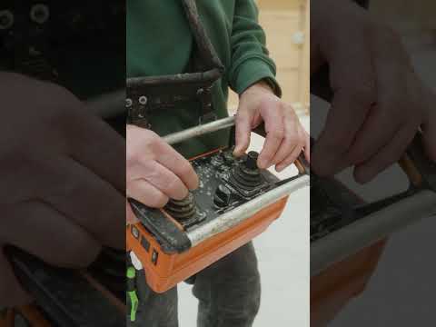 Ein paar Impressionen, wie wir unserer Brettsperrholzplatten in der Produktion bewegen.