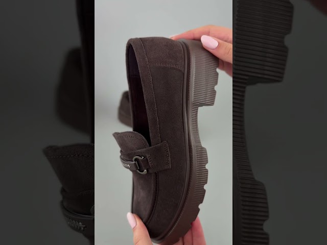 Чоботи жіночі шкіряні байка хутро 592641 Чорний Лофери жіночі замшеві 594035 Коричневі