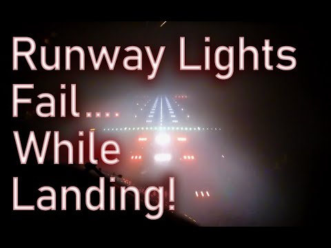 Pilot Curses As He Nearly Crashes In Fog Because Of Runway Lighting Failure! | X-Plane 11