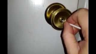 picking an interior door lock (center Pin)