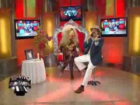 SuperXclusivo 4/17/12 - Susan Soltero tiene un Chihuahua enamorao...