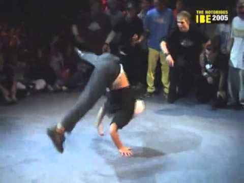 bboy Hong 10 and Physicx vs Lil ceng ibe 2005.mp4