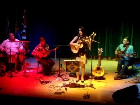 Fabíola Mirella- Moreninha Linda (Tonico, Priminho, Maninho)