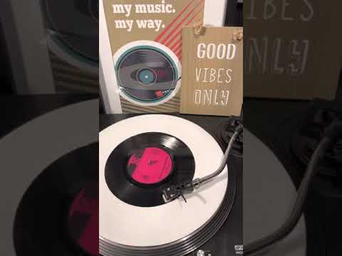 The Kinks - Tired Of Waiting For You ( Vinyl 45 ) From 1965.