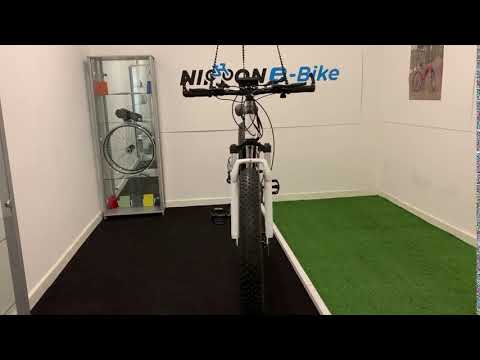 26 X 4 " FAT BOY ELECTRIC BIKE 36 V 250 WATT ROAD LEGAL USE WHITE