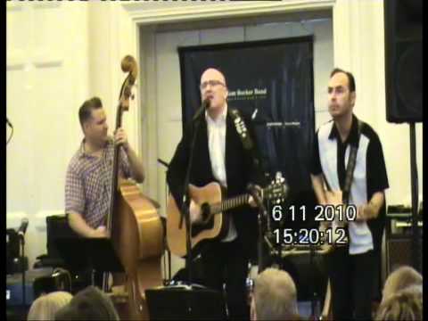 ELVIS FESTIVALEN 2010: Kent Wennman Rockabilly Trio - Shake rattle and roll