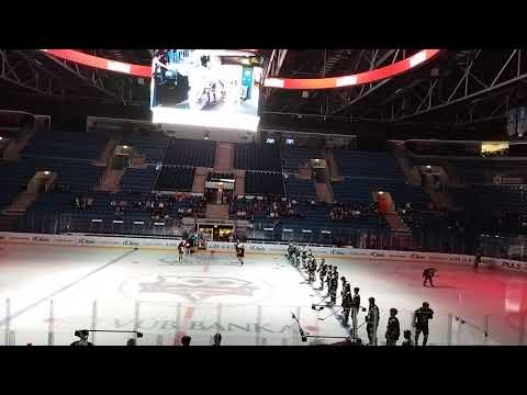 Nástup hráčov Iclinic Bratislava Capitals - HC Valpusteria