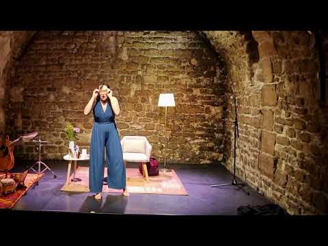 La vie d’une femme en quête de sens contée à partir d’une loge de théâ 