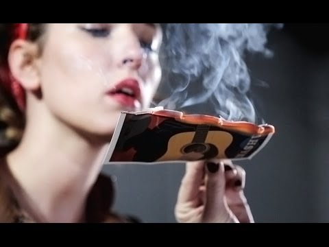 Howlin' Bones - Hannah Aldridge