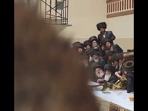 Viznitz Rebbe Mitzvah Tantz At His Grandson's Wedding Rosh Chodesh Adar 5783