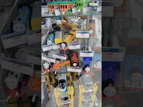 英語英米文学科 【某中古店にて。】きかんしゃトーマス ぐるぐる回るプラレールオリバー