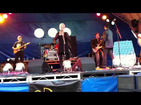 Hazel O'Connor and the Subterraneans, Come into the air