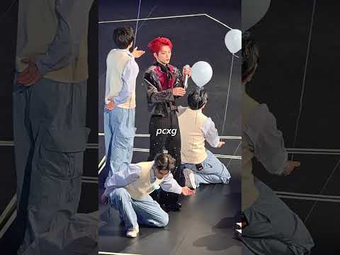 I can't believe I'd ever be jealous of a balloon 😏#wuhanday3 #ziyu #梓渝 #rapidlittlefish