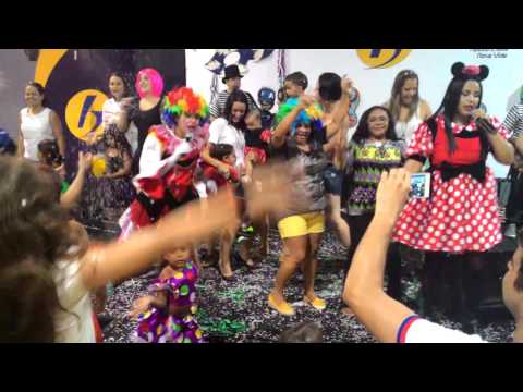 Palhaça Jujuba e Jujubanda CArnaval do BNB