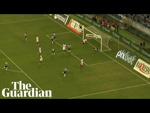 Luis Suárez scores hat-trick in Grêmio debut