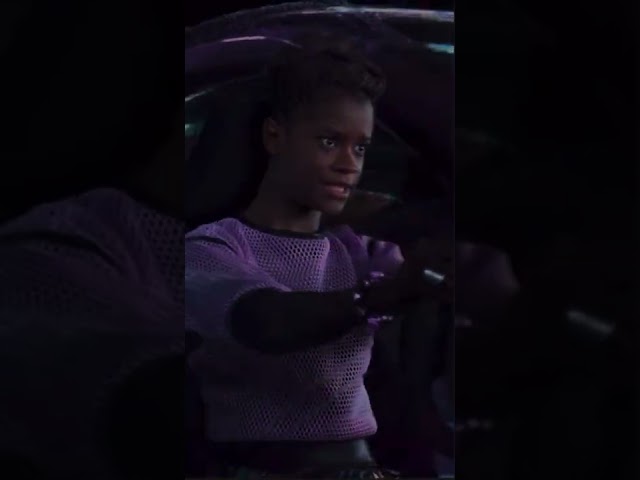 Vídeo relacionado con Marvel Black Panther: Wakanda Forever Ironheart Glow Sudadera