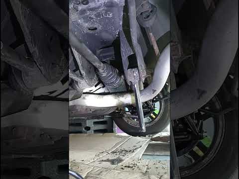 Subaru Forester SG - CV Axle Shaft Removal from Rear Differential