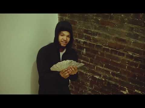 GG Squeeze - Hits Aint Free (Official Music Video) Dir. by @darkvisualzent