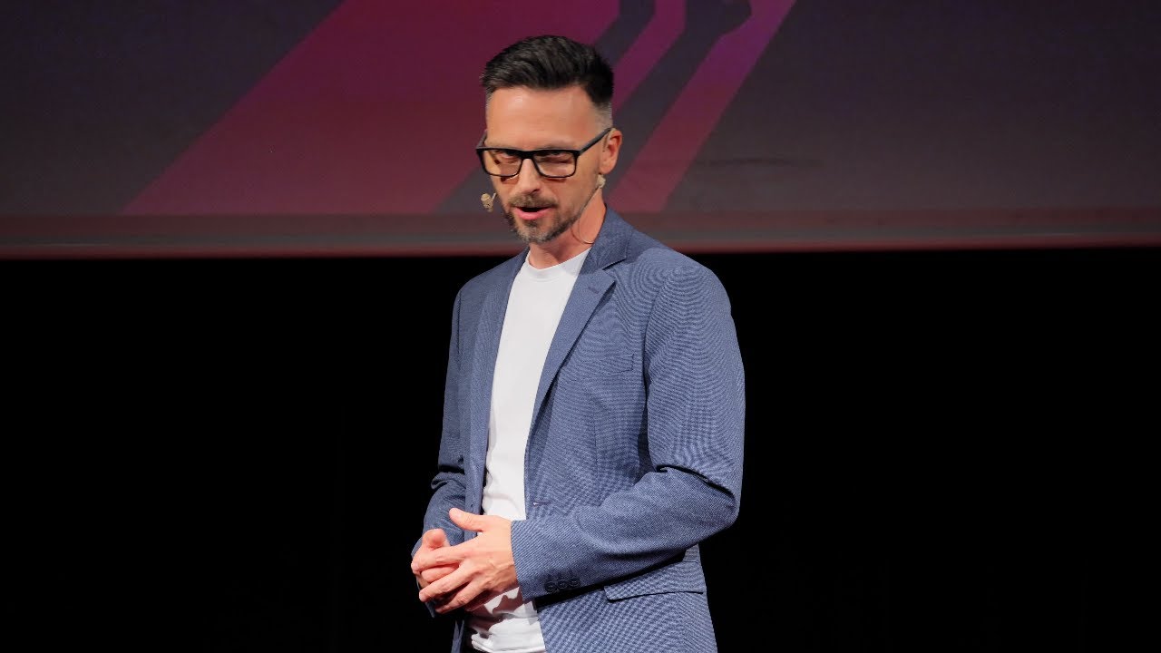 Autentyczność bez filtra. Sztuka życia po swojemu | Łukasz Fiuczyński | TEDxMościce