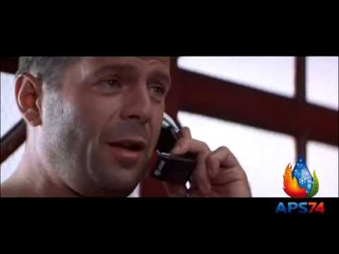 Bruce Willis (Patrick Poivey) fait une commande chez  APS74