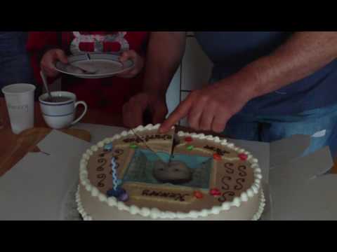 Kenny Naumann 17,1 B-day ,my papi cut my cake , thanks to my grandparents Neneng und Hartmut