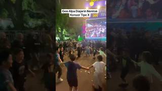 Download lagu Gen Alpha Getting Schooled by Seniors on How to Watch a Tipe X Concert #tipex #pestapora #concert mp3