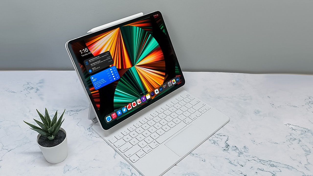 M1 iPad Pro 12.9" 5G Silver (2021) + White Magic Keyboard (Unboxing)
